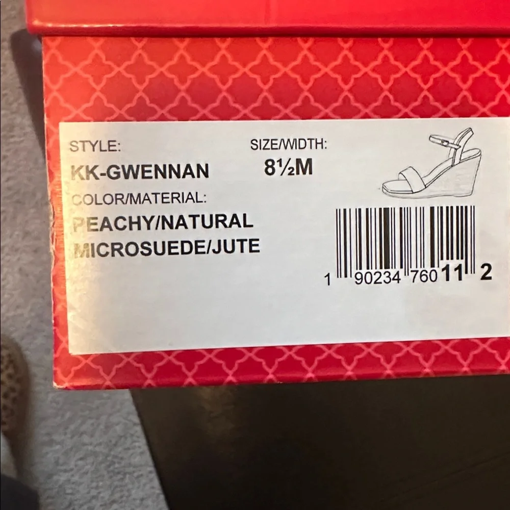 Kelly & Katie sandals - Picture 5 of 5